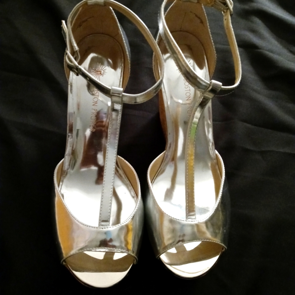 Silver Metallic T-Strip Wedge in size 10m